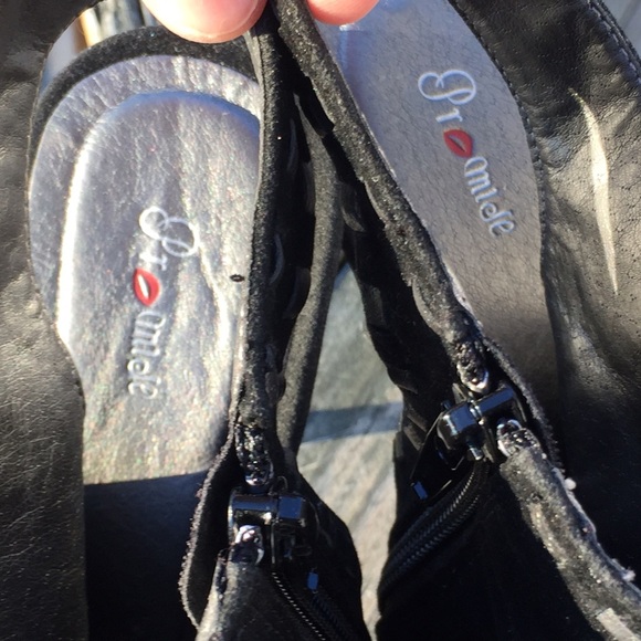 Promise Black Suede Hooded Heels SZ 8.5! EUC! - Picture 4 of 7